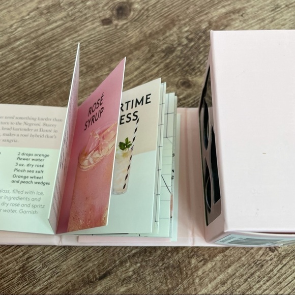 Yes Way Rosé Mini Kit : Wine Charms - Picture 4 of 5